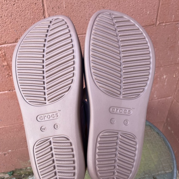 New Crocs Getaway Toe Loop Waterproof Platform Sandals Size 9 - Picture 7 of 10